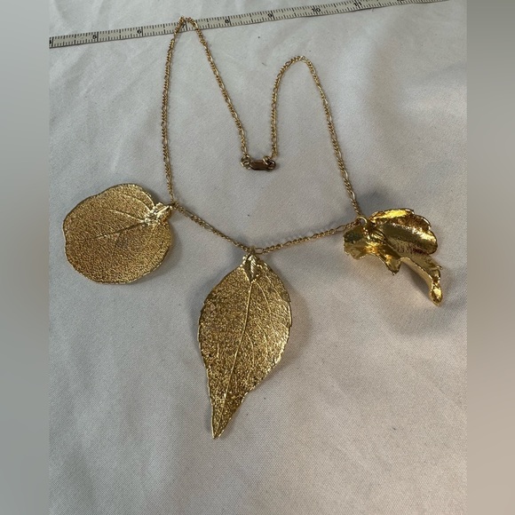Three dipped gold leaf pendants with chain necklace - Picture 2 of 10
